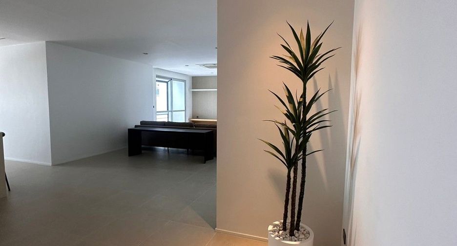 Apartment zur Miete mit 4 Zimmer in Khlong Toei, Bangkok