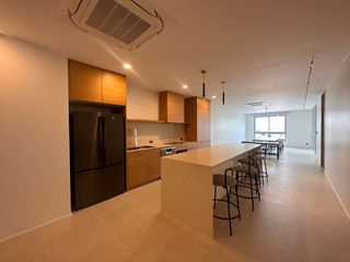 Apartment zur Miete mit 4 Zimmer in Khlong Toei, Bangkok