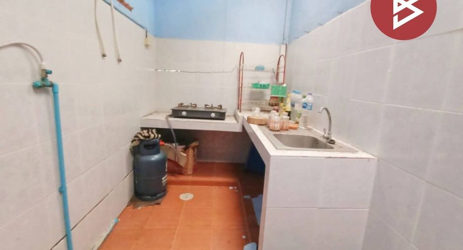 Casa adosada en venta de 2 habitaciones en Phra Samut Chedi, Samut Prakan