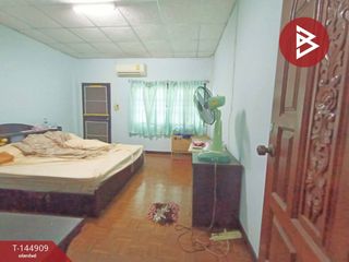 Casa adosada en venta de 2 habitaciones en Phra Samut Chedi, Samut Prakan