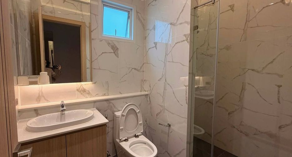 For rent 3 bedrooms villa in Bang Lamung, Chonburi