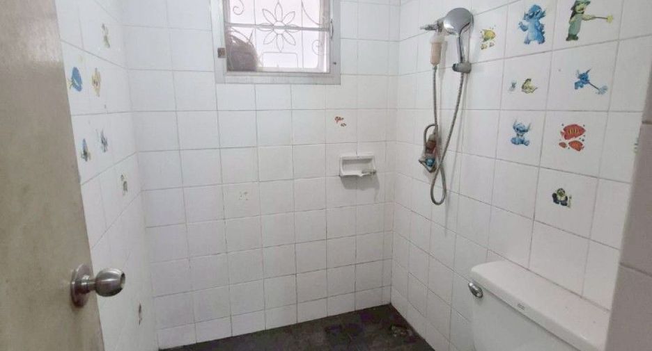 For sale 2 bedrooms condo in Mueang Samut Prakan, Samut Prakan