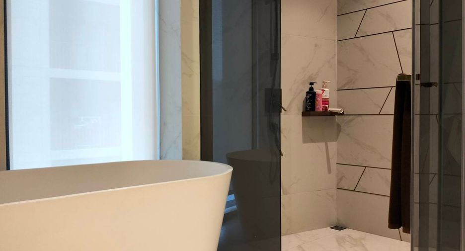 For rent 2 bedrooms apartment in Khlong Toei, Bangkok