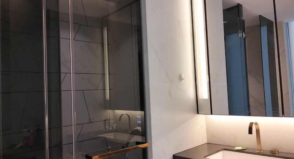 For rent 2 bedrooms apartment in Khlong Toei, Bangkok