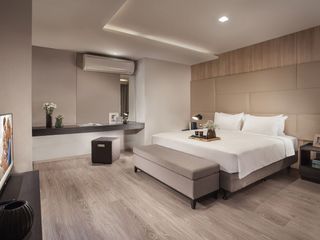 For rent 3 bedrooms apartment in Watthana, Bangkok