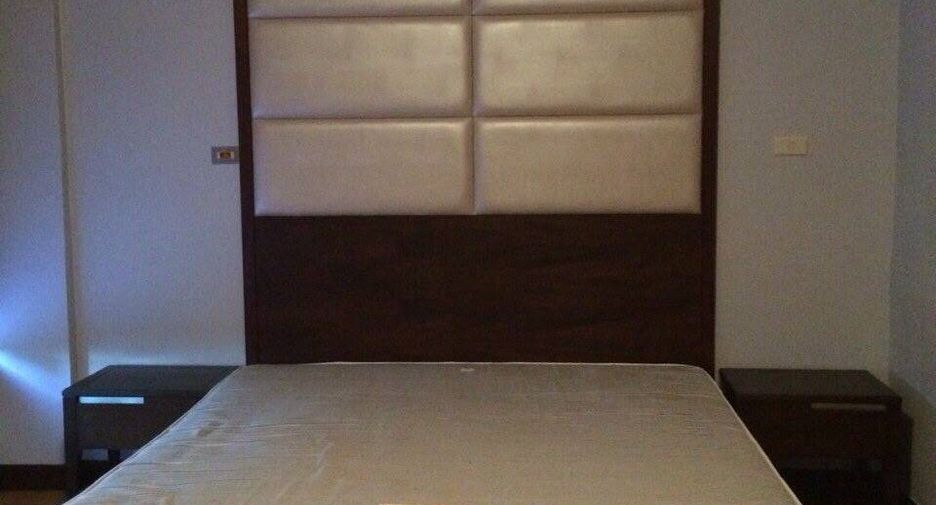 For rent 3 bedrooms apartment in Pathum Wan, Bangkok