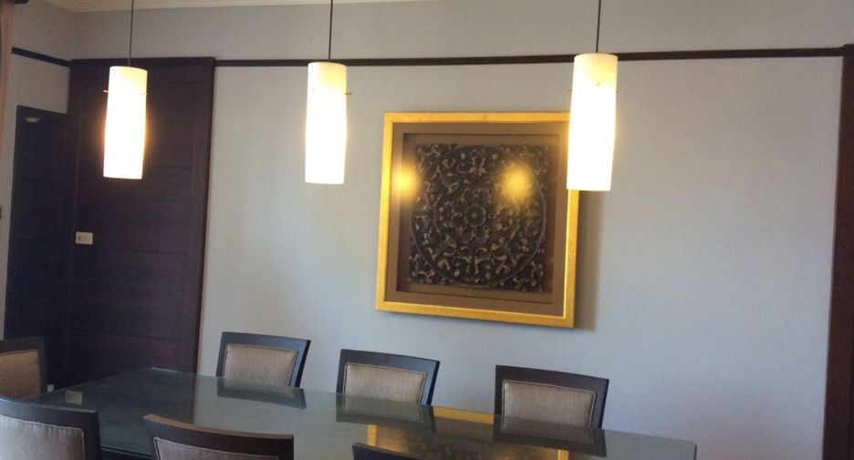 For rent 3 bedrooms apartment in Pathum Wan, Bangkok
