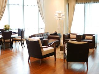 For rent 3 bedrooms apartment in Khlong Toei, Bangkok