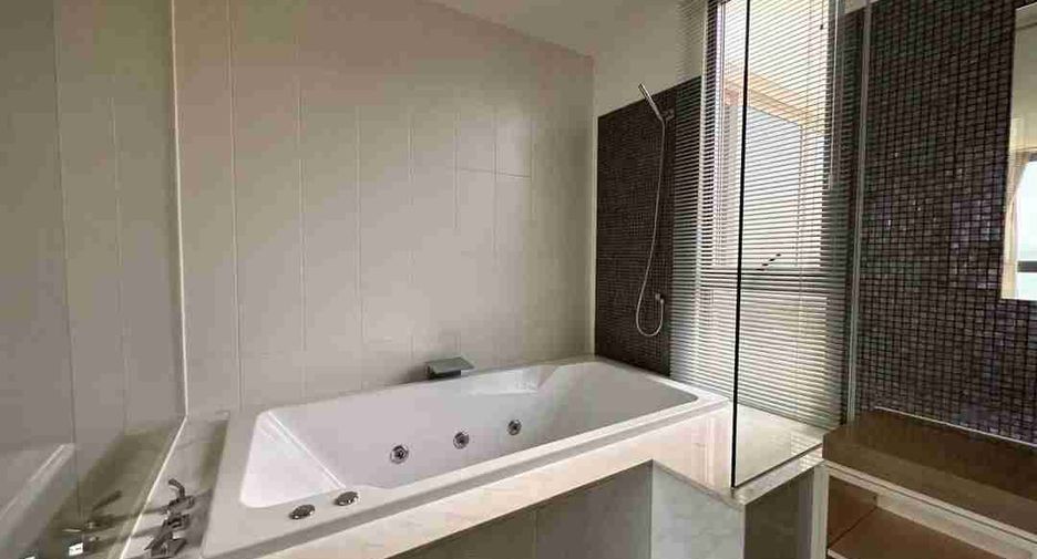 For rent 2 bedrooms condo in Bang Lamung, Chonburi