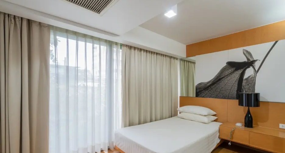 For rent and for sale 3 bedrooms apartment in Watthana, Bangkok