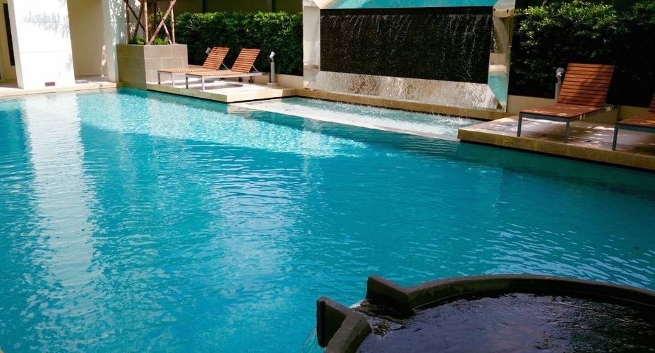 For rent 2 bedrooms apartment in Watthana, Bangkok