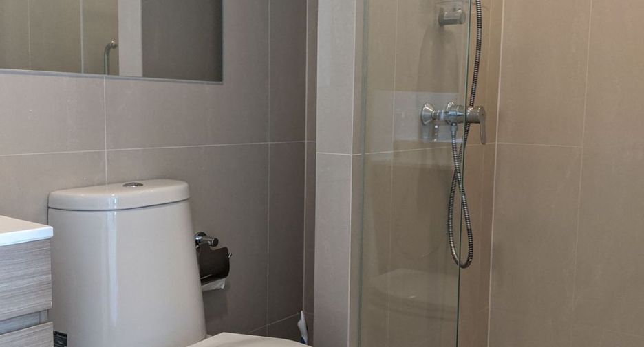 For rent 2 bedrooms apartment in Huai Khwang, Bangkok