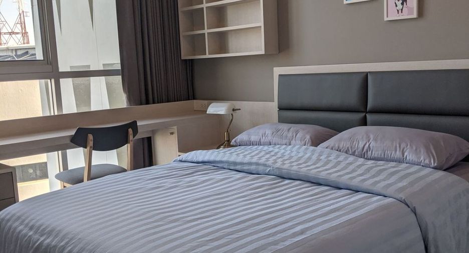 For rent 2 bedrooms apartment in Huai Khwang, Bangkok