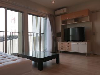 For rent 2 bedrooms apartment in Huai Khwang, Bangkok