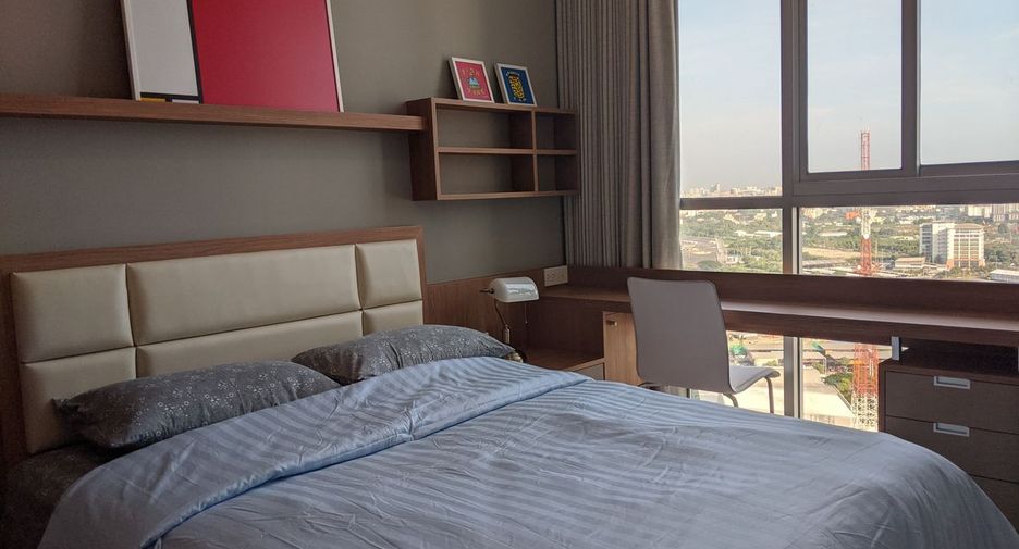 For rent 2 bedrooms apartment in Huai Khwang, Bangkok
