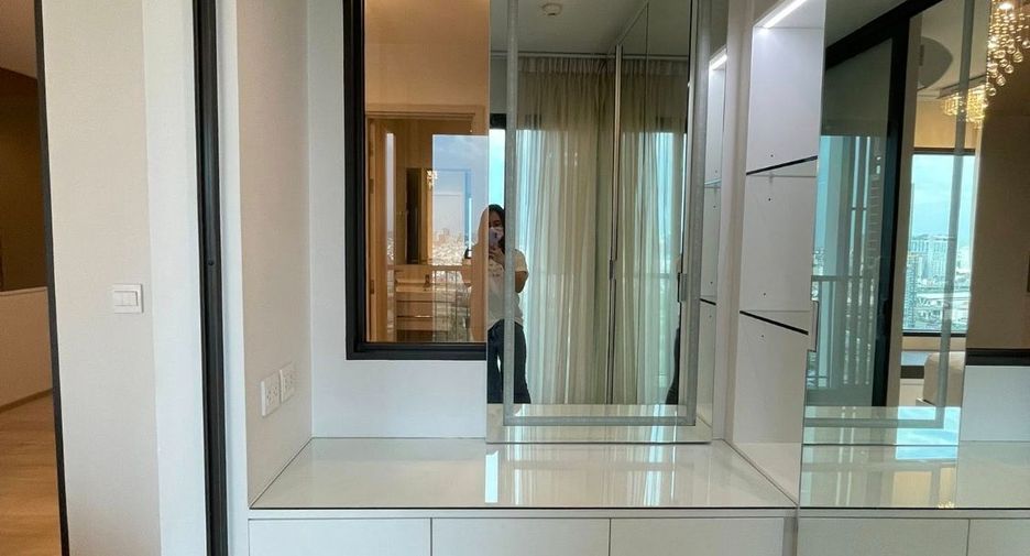 For rent studio apartment in Pathum Wan, Bangkok