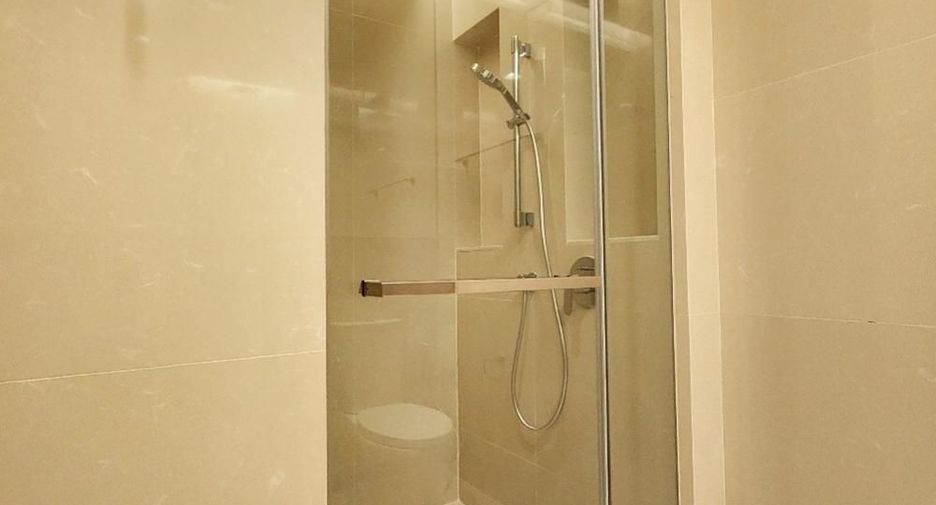 For rent 2 bedrooms apartment in Watthana, Bangkok