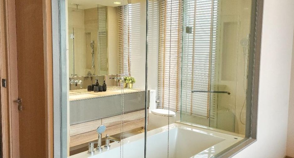 For rent 2 bedrooms apartment in Watthana, Bangkok