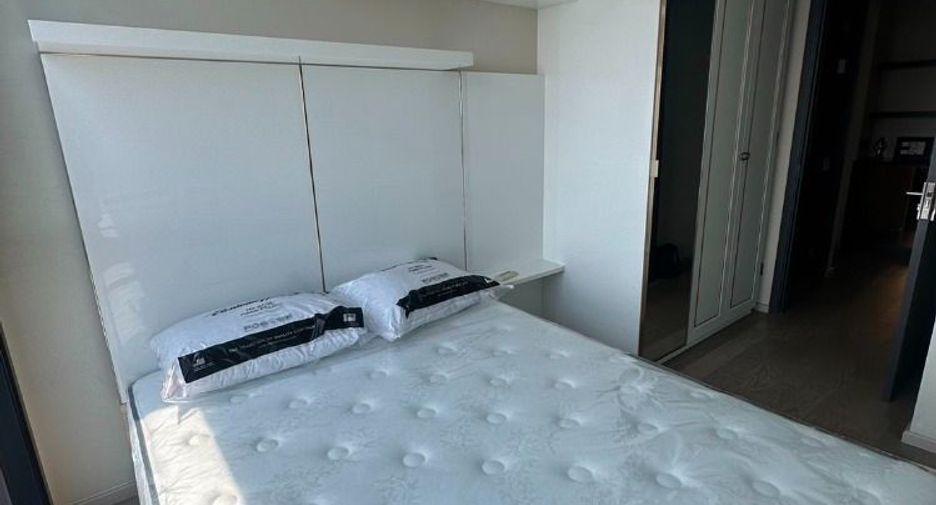 For rent 2 bedrooms apartment in Khlong Toei, Bangkok
