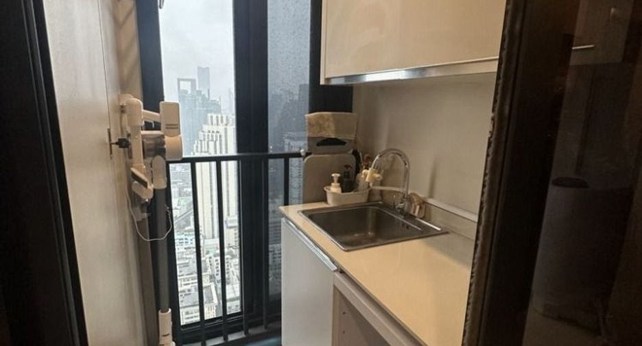 For rent 2 bedrooms apartment in Khlong Toei, Bangkok