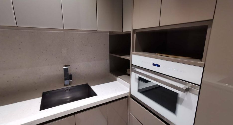 For rent 2 bedrooms apartment in Khlong Toei, Bangkok
