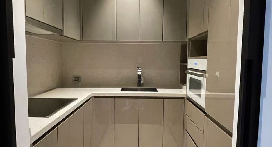 For rent 2 bedrooms apartment in Khlong Toei, Bangkok