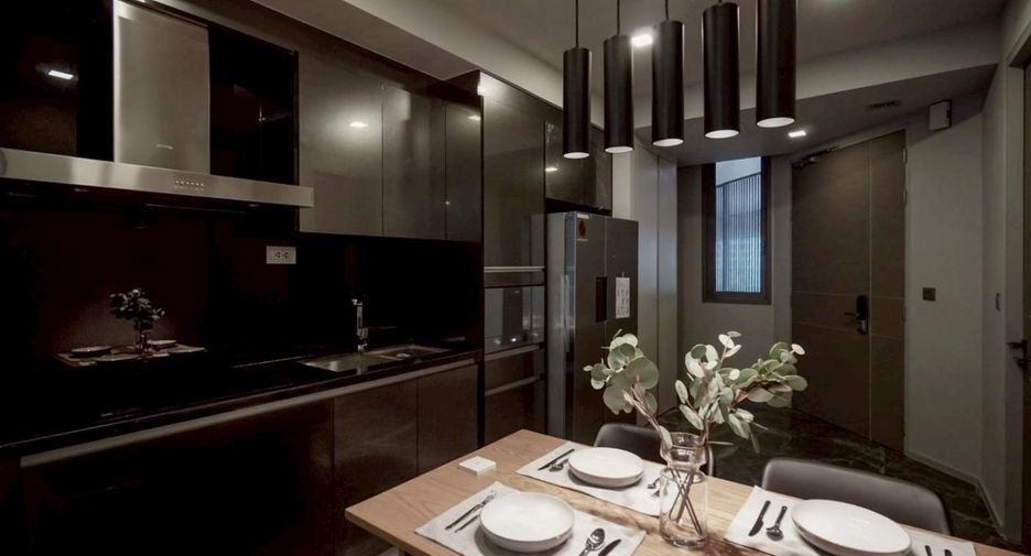 For rent 2 bedrooms apartment in Watthana, Bangkok