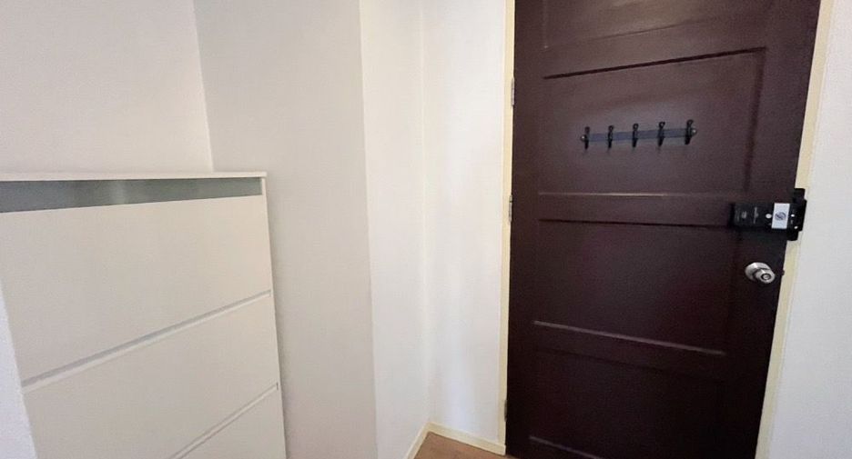 For rent and for sale 2 bedrooms apartment in Huai Khwang, Bangkok