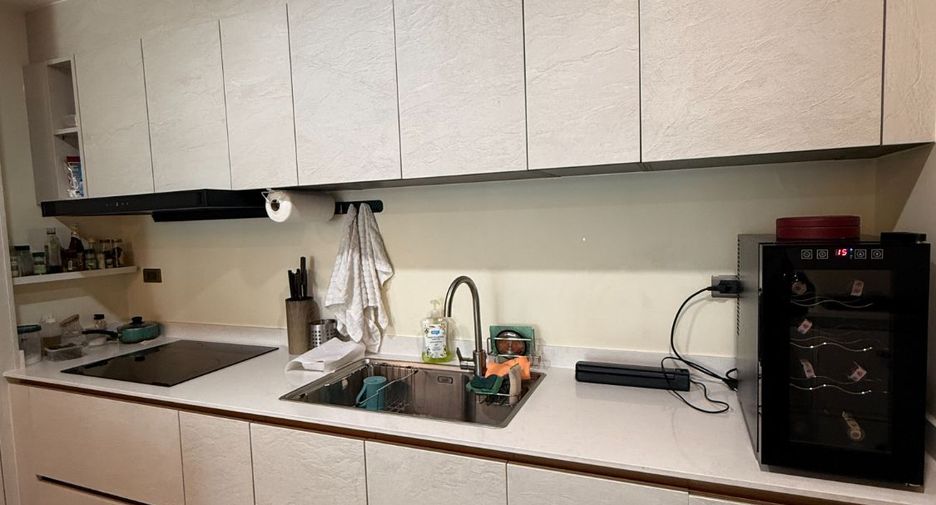 For sale 2 bedrooms apartment in Watthana, Bangkok