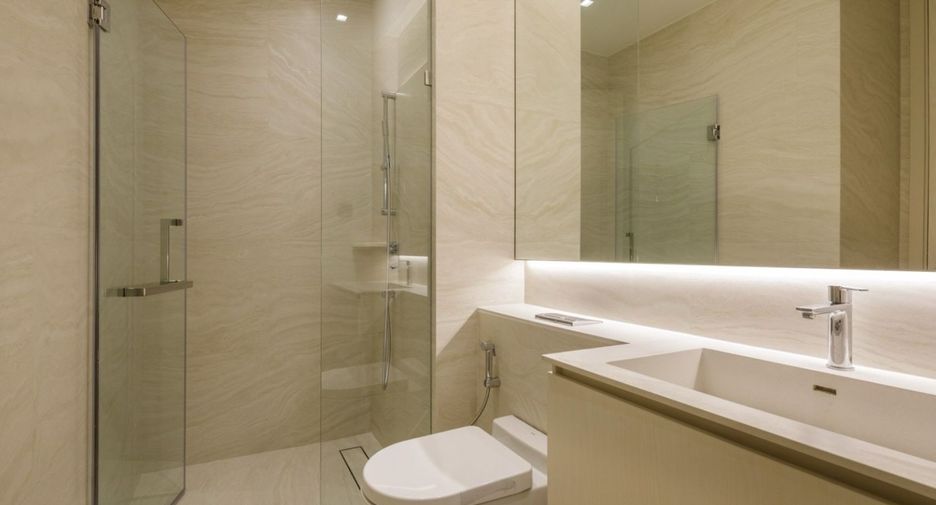 For rent 2 bedrooms apartment in Khlong Toei, Bangkok
