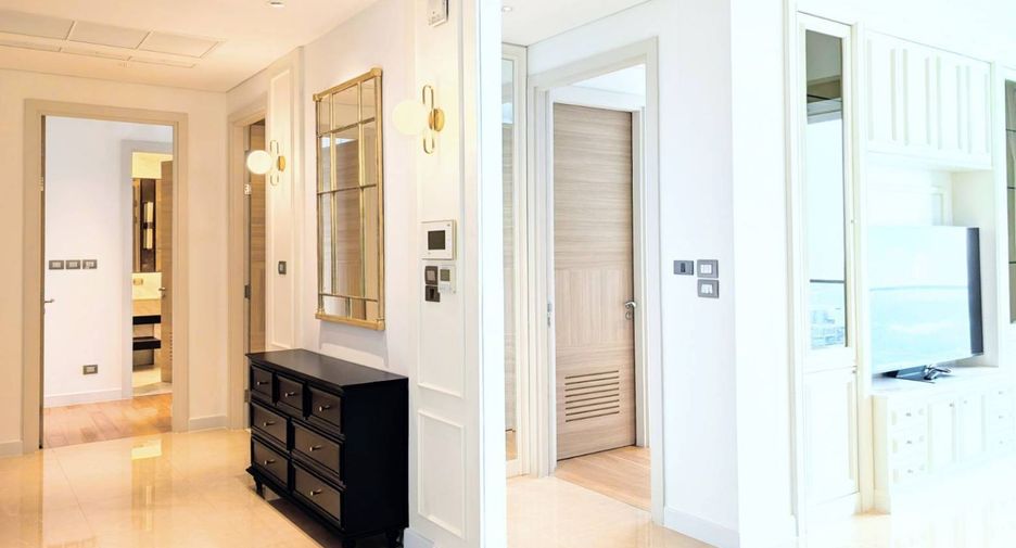 For sale 3 bedrooms apartment in Pathum Wan, Bangkok
