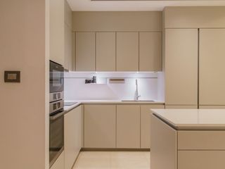 À louer et à vendre 2 chambres appartement à Pathum Wan, Bangkok