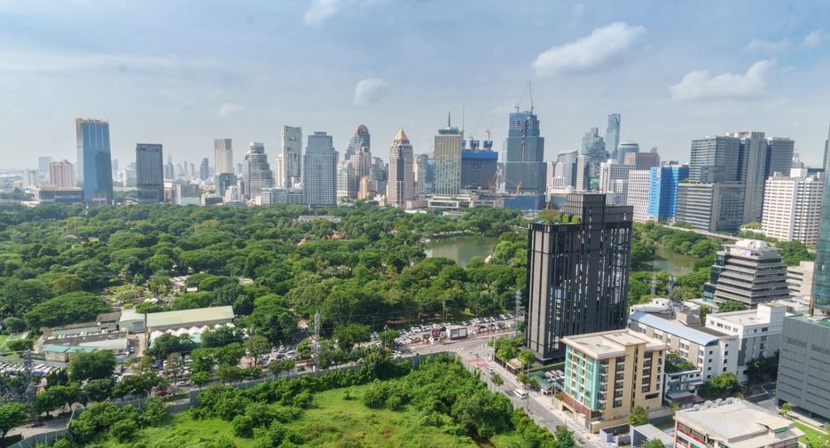 À louer et à vendre 5 chambres appartement à Pathum Wan, Bangkok