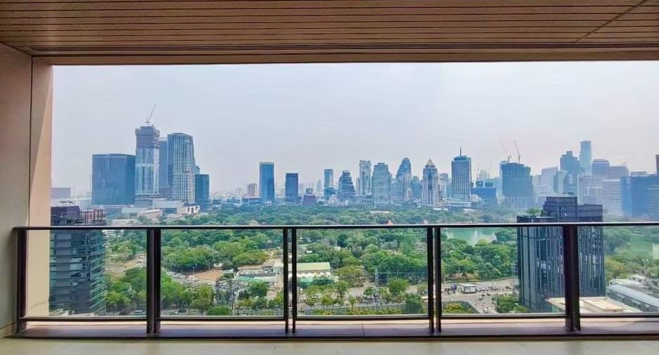 À louer et à vendre 5 chambres appartement à Pathum Wan, Bangkok