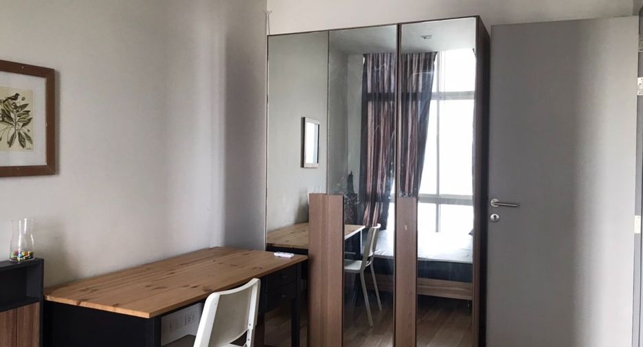 For rent 2 bedrooms condo in Phra Khanong, Bangkok