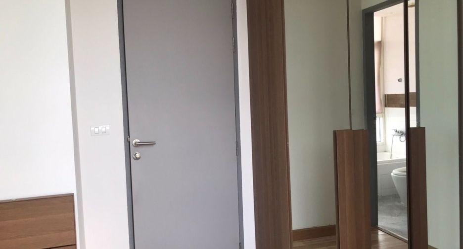 For rent 2 bedrooms condo in Phra Khanong, Bangkok