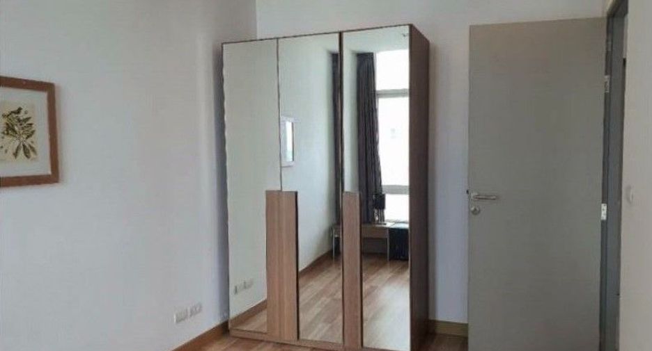 For rent 2 bedrooms condo in Phra Khanong, Bangkok