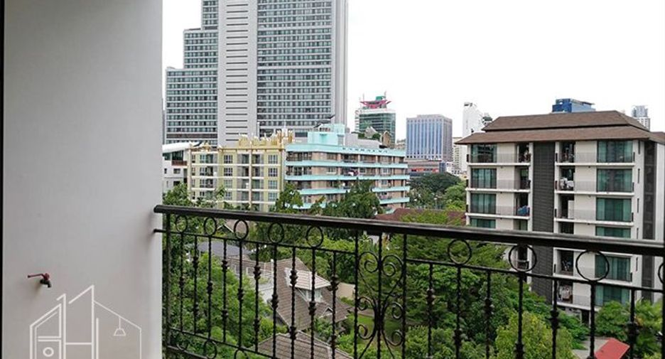 For rent 3 bedrooms condo in Khlong Toei, Bangkok