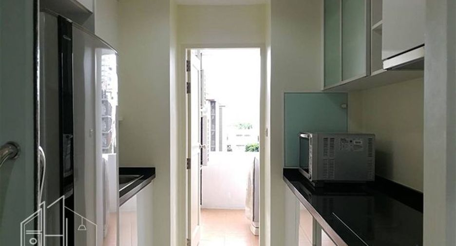 For rent 3 bedrooms condo in Khlong Toei, Bangkok