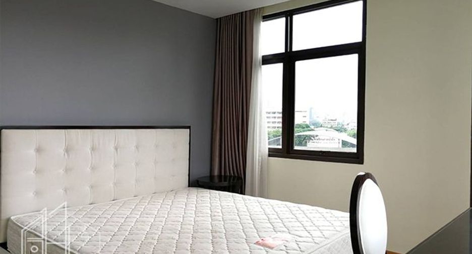 For rent 3 bedrooms condo in Khlong Toei, Bangkok
