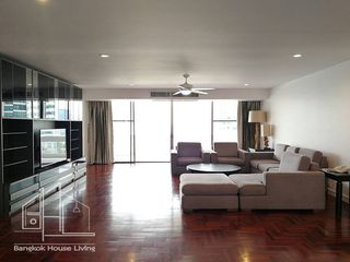 For rent 3 bedrooms apartment in Khlong Toei, Bangkok
