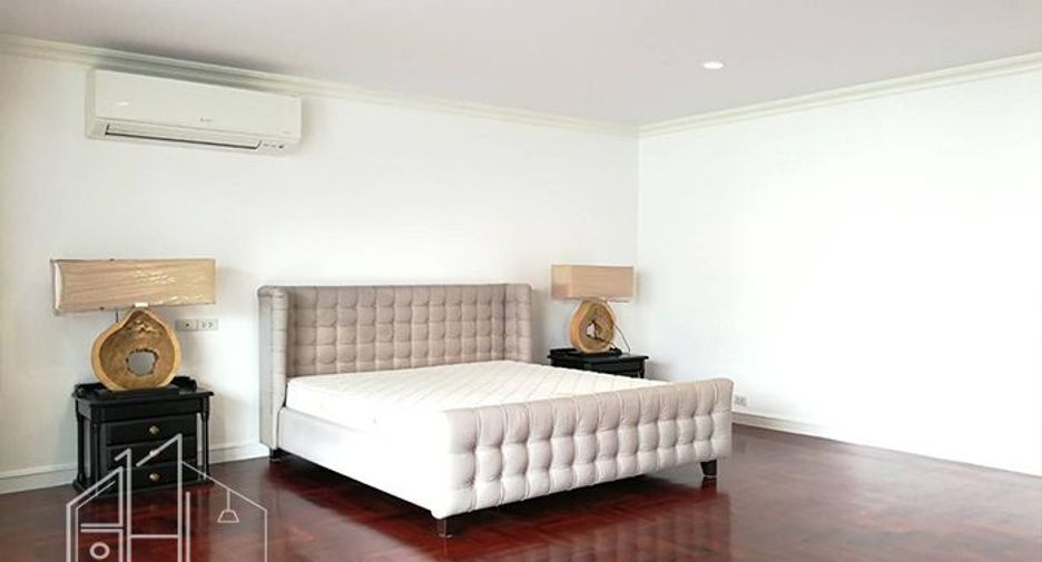 For rent 3 bedrooms apartment in Khlong Toei, Bangkok