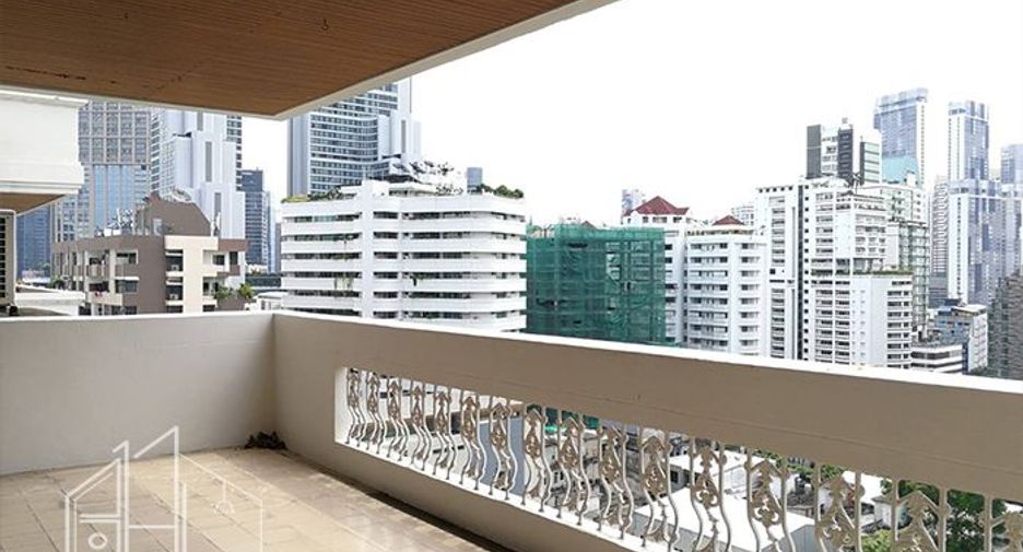 For rent 3 bedrooms condo in Khlong Toei, Bangkok