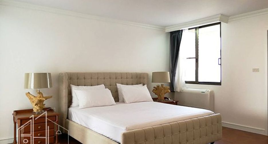 For rent 3 bedrooms condo in Khlong Toei, Bangkok