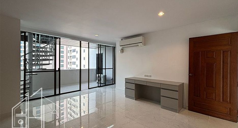 For rent 4 bedrooms apartment in Khlong Toei, Bangkok