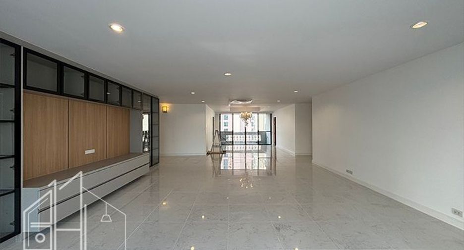 For rent 4 bedrooms apartment in Khlong Toei, Bangkok