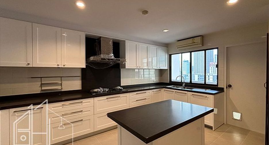 For rent 4 bedrooms apartment in Khlong Toei, Bangkok