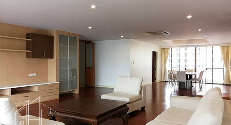 For rent 4 bedrooms apartment in Khlong Toei, Bangkok