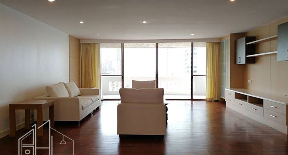 For rent 4 bedrooms apartment in Khlong Toei, Bangkok
