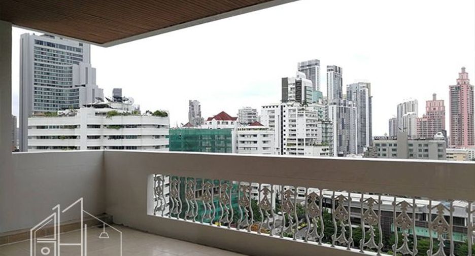 For rent 4 bedrooms apartment in Khlong Toei, Bangkok
